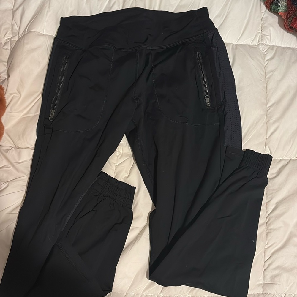 SIZE 6 LULULEMON JOGGERS